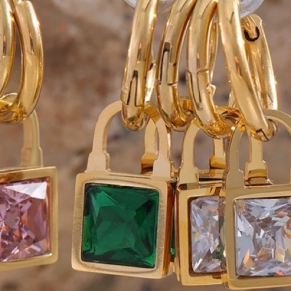 𝅺NEW Emerald Green Gemstone 18K Gold Plated Hoop Earrings - Picture 8 of 12